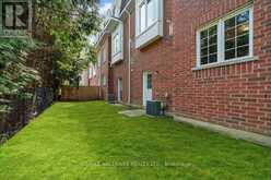 24 - 15 OLD COLONY ROAD | Richmond Hill Ontario | Slide Image Thirty-five