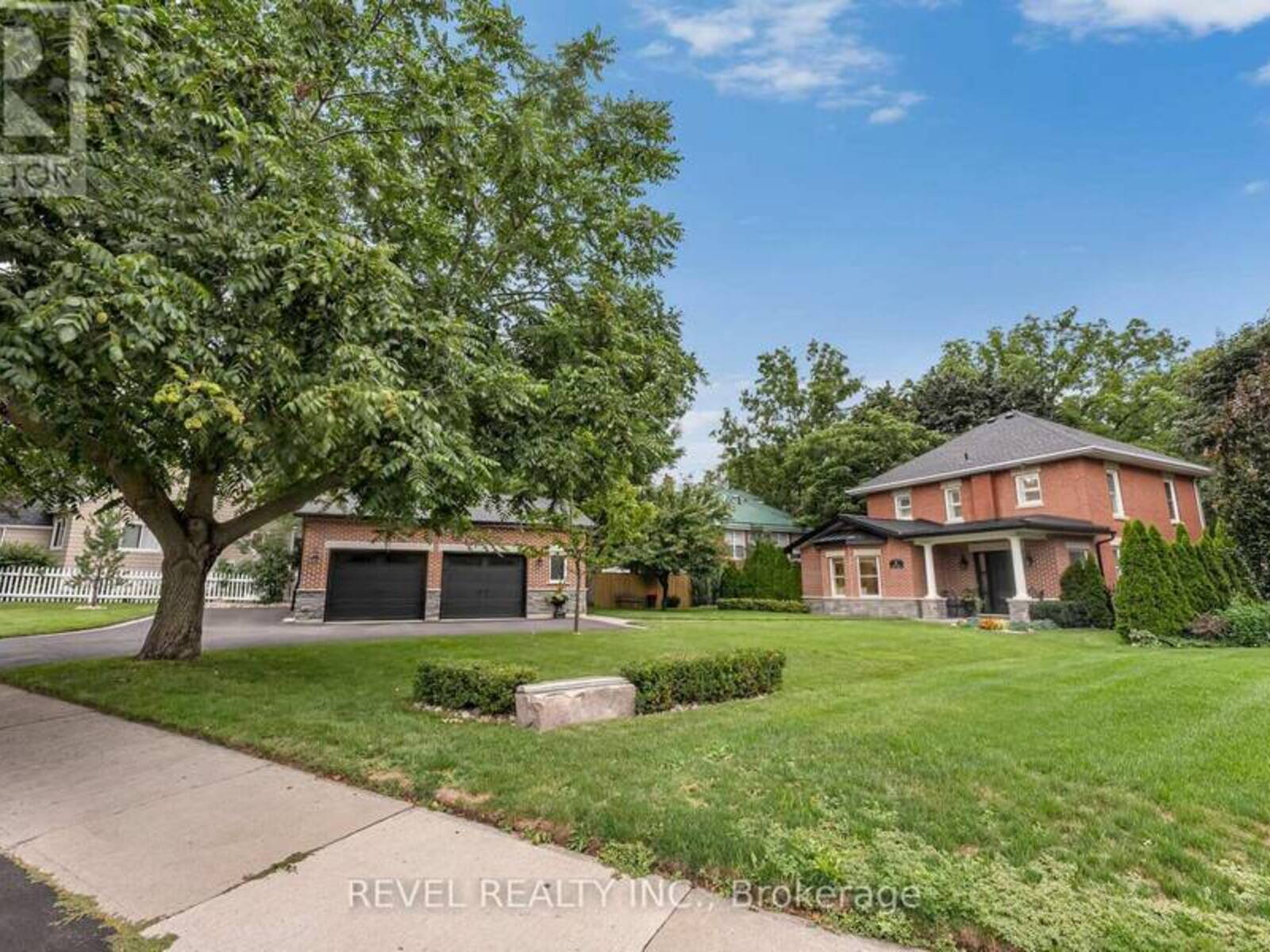 99 COLSTON AVENUE, Whitby, Ontario L1M 1C1