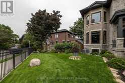 70 PARKVIEW HILL CRESCENT | Toronto Ontario | Slide Image Six
