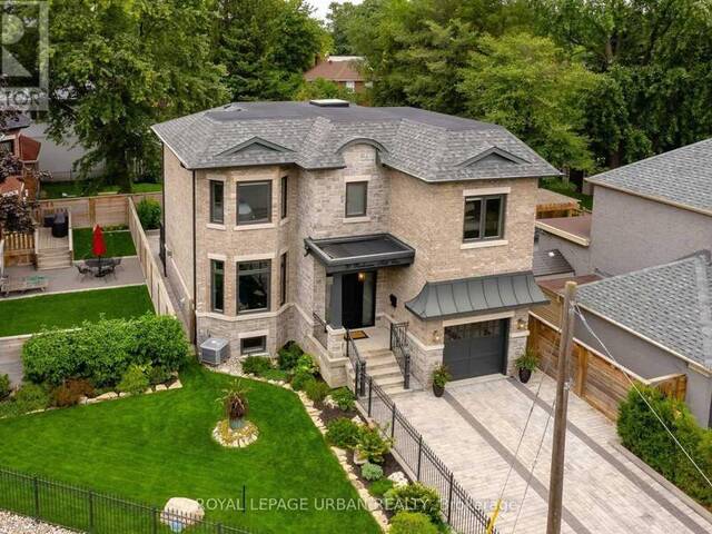 70 PARKVIEW HILL CRESCENT Toronto Ontario, M4B 1R4 - 5 Bedrooms Home For Sale