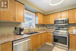 4 BLUEGRASS DRIVE | Barrie Ontario | Slide Image Six