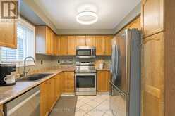 4 BLUEGRASS DRIVE | Barrie Ontario | Slide Image Five
