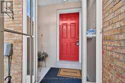 58 VALDOR DRIVE | Toronto Ontario | Slide Image Three