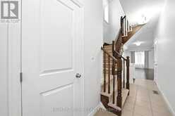 32 ROLLING LANE | Hamilton Ontario | Slide Image Four