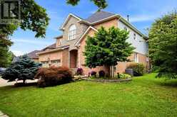 34 KENNETT DRIVE | Whitby Ontario | Slide Image Three