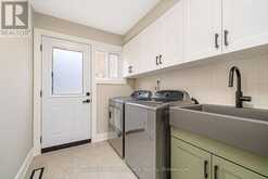 1677 SHERWOOD FORREST CIRCLE | Mississauga Ontario | Slide Image Nineteen