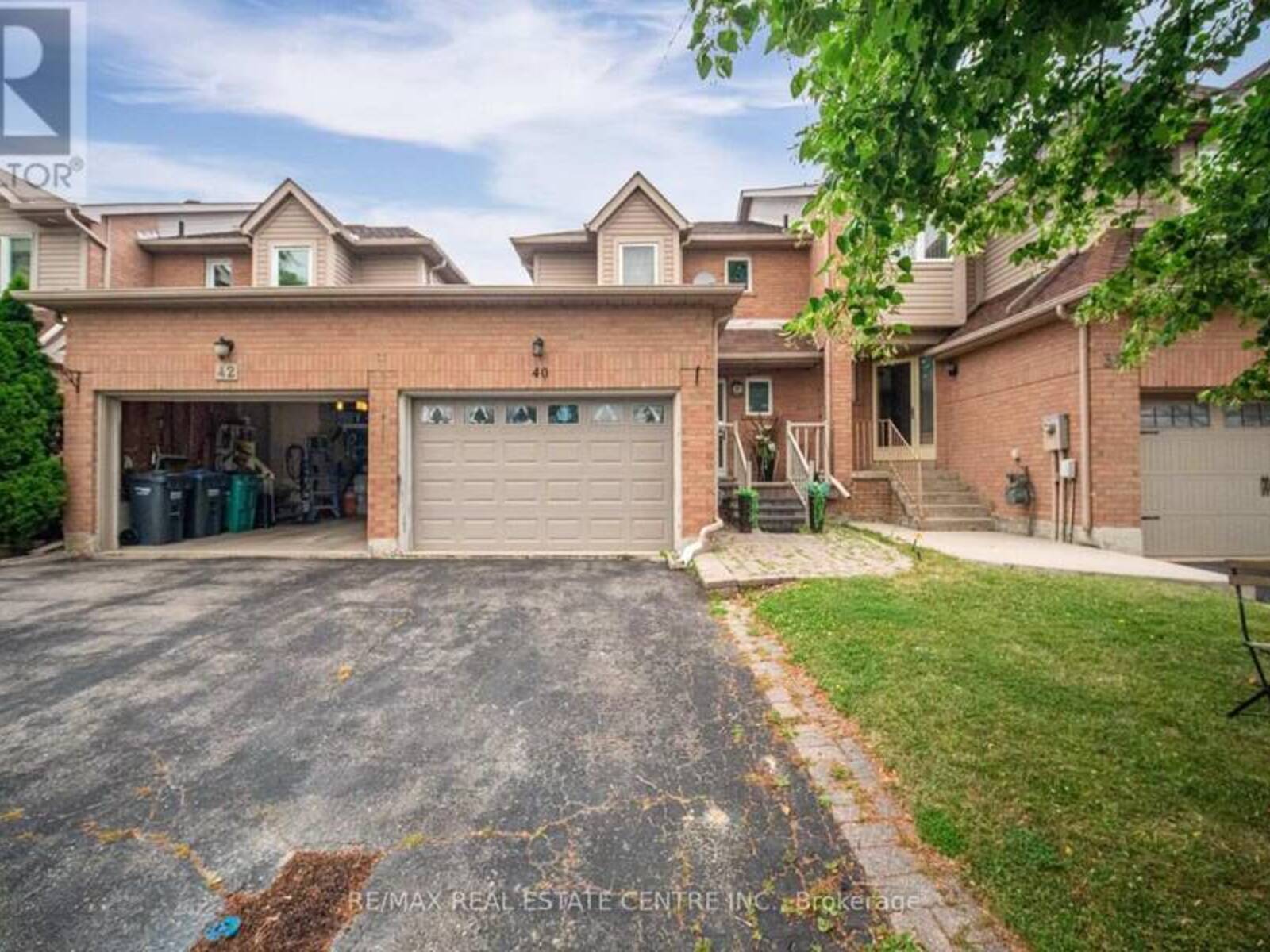 40 LANGDALE CRESCENT, Brampton, Ontario L6Y 4R7
