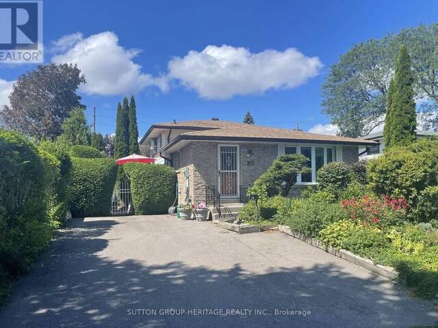 82 CLAYMORE CRESCENT Oshawa Ontario, L1G 6G2 - 4 Bedrooms Home For Sale