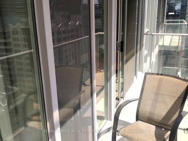 1609 - 126 SIMCOE STREET Toronto Ontario, M5H 4E6 - 1 Bedroom Condo For Sale