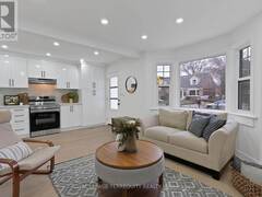 40 LEROY AVENUE Toronto Ontario, M4J 4G8