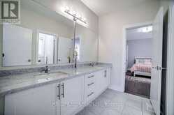 125 GARDINER DRIVE N | Bradford West Gwillimbury Ontario | Slide Image Fifteen