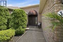 37 MC INTOSH COURT | Brantford Ontario | Slide Image Two