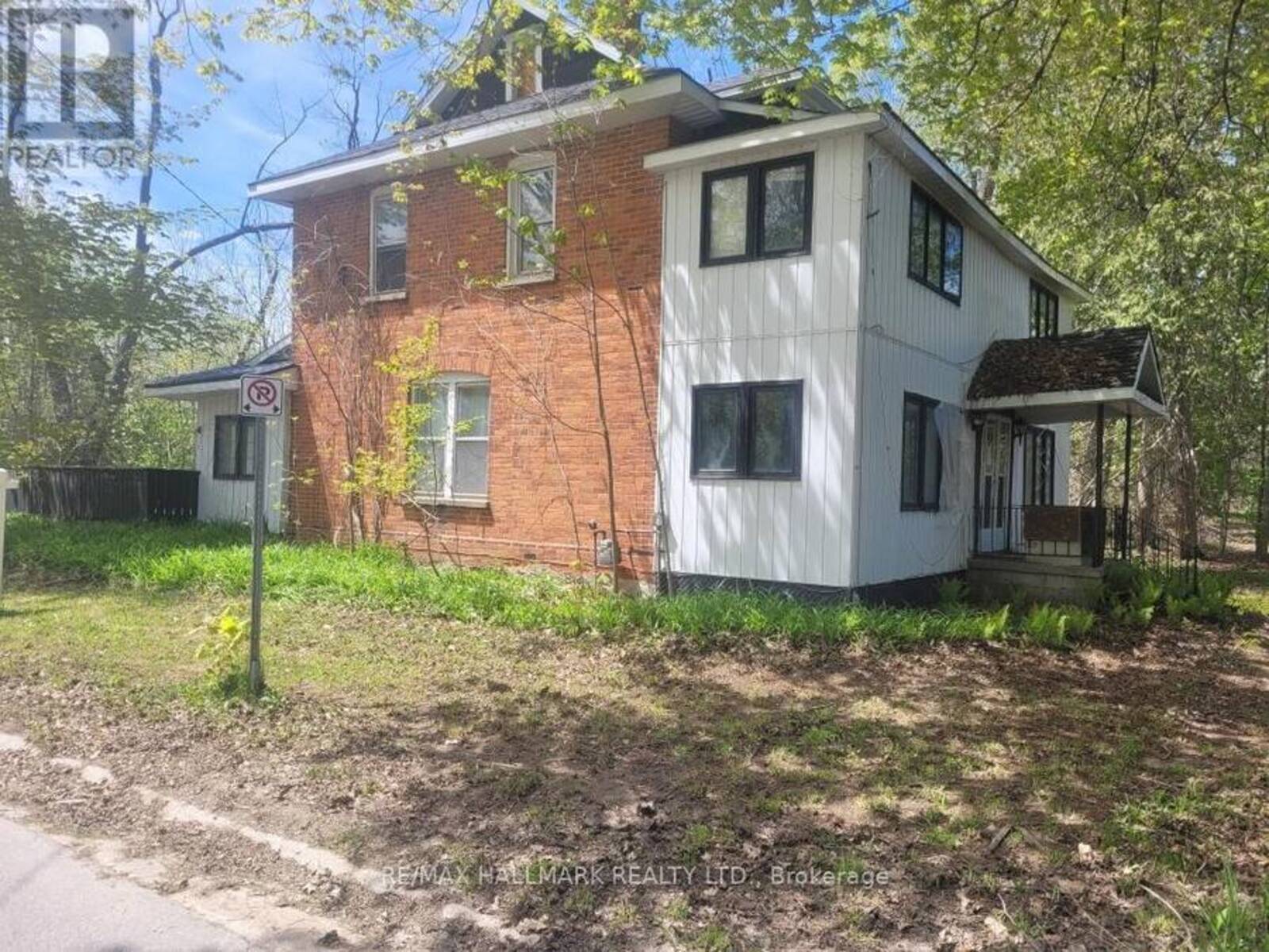 26 LAKESHORE ROAD W, Oro-Medonte, Ontario L0L 2E0