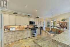 158 LEGENDARY TRAIL | Whitchurch-Stouffville Ontario | Slide Image Nine
