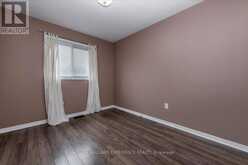 10 SUNSET PLACE | Barrie Ontario | Slide Image Sixteen