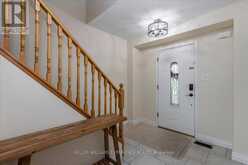 10 SUNSET PLACE | Barrie Ontario | Slide Image Three