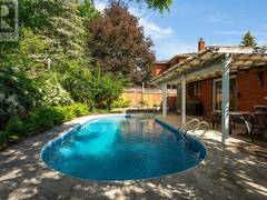 22 RICHLER CRESCENT Barrie Ontario, L4N 6E6