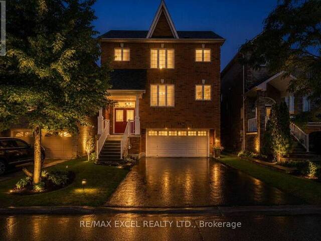 44 MATTHEW BOYD CRESCENT Newmarket Ontario, L3X 3C3 - Property For Sale
