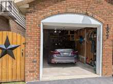 152 WEYBRIDGE TRAIL | Brampton Ontario | Slide Image Four