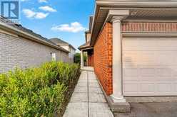 714 OAKCROSSING ROAD | London Ontario | Slide Image Four