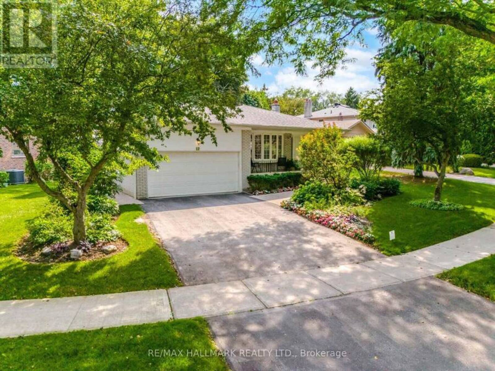 17 WELLESBOURNE CRESCENT, Toronto, Ontario M2H 1Y6