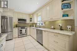 17 WELLESBOURNE CRESCENT | Toronto Ontario | Slide Image Twelve