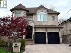 223 LENNOX AVENUE Richmond Hill Ontario, L4C 2A4