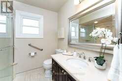 330 HICKORY CIRCLE | Oakville Ontario | Slide Image Sixteen