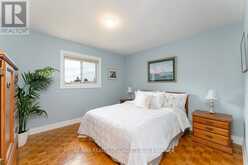 330 HICKORY CIRCLE | Oakville Ontario | Slide Image Eighteen