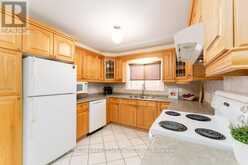 330 HICKORY CIRCLE | Oakville Ontario | Slide Image Twelve
