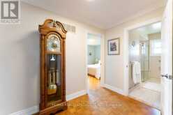 330 HICKORY CIRCLE | Oakville Ontario | Slide Image Thirteen