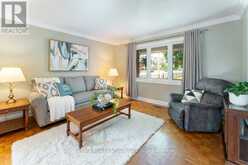 330 HICKORY CIRCLE | Oakville Ontario | Slide Image Three