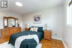 330 HICKORY CIRCLE | Oakville Ontario | Slide Image Five