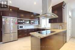 4 BYNG AVENUE | Toronto Ontario | Slide Image Thirteen