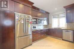 4 BYNG AVENUE | Toronto Ontario | Slide Image Fourteen