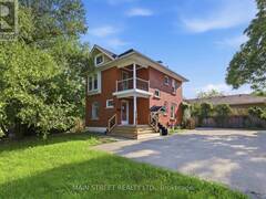 12 VINCENT STREET Newmarket Ontario, L3Y 4G2