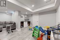 9 SUNNYSIDE HILL ROAD | Markham Ontario | Slide Image Forty-six