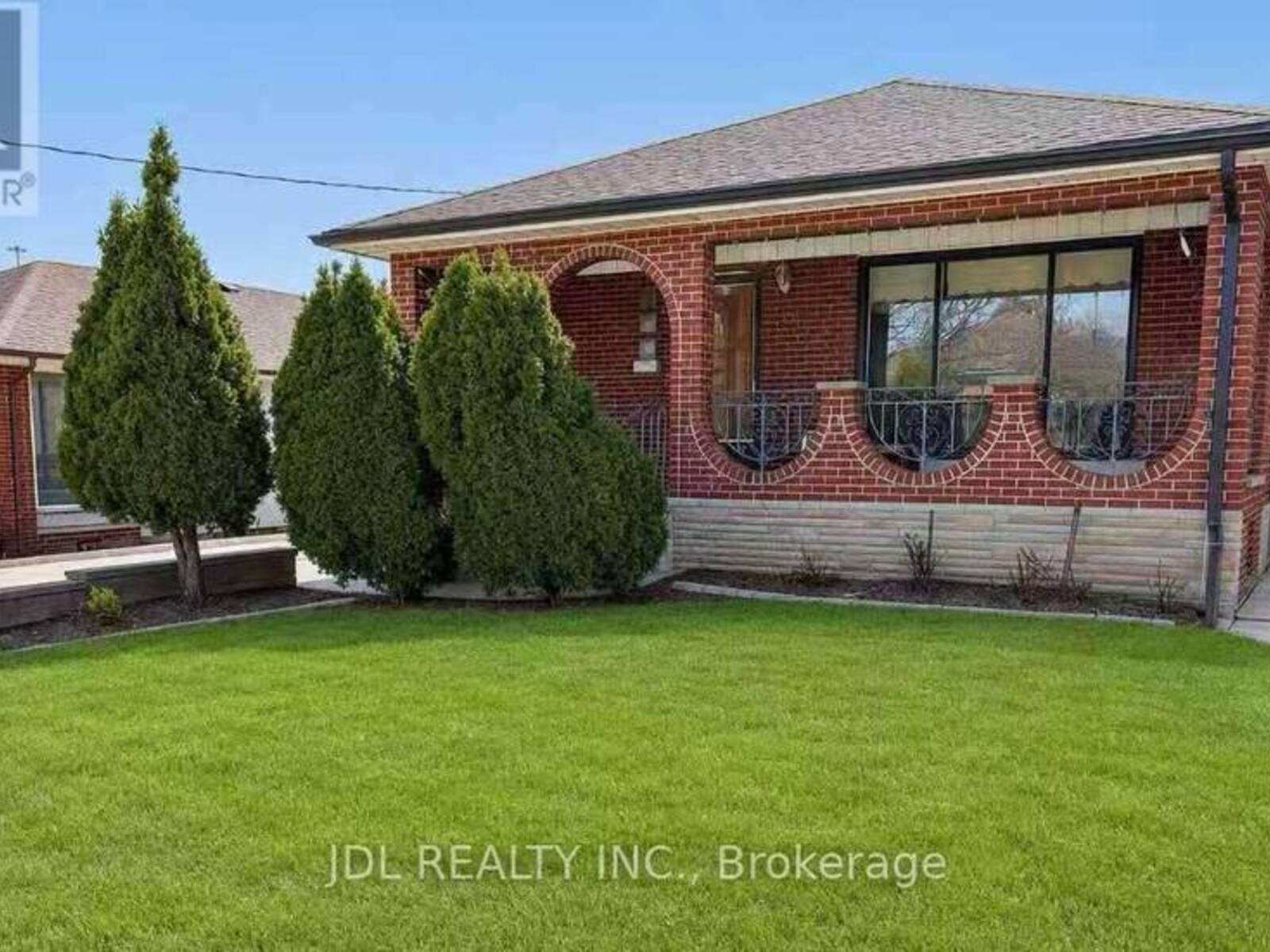 40 MONTANA AVENUE, Toronto, Ontario M3M 1B6