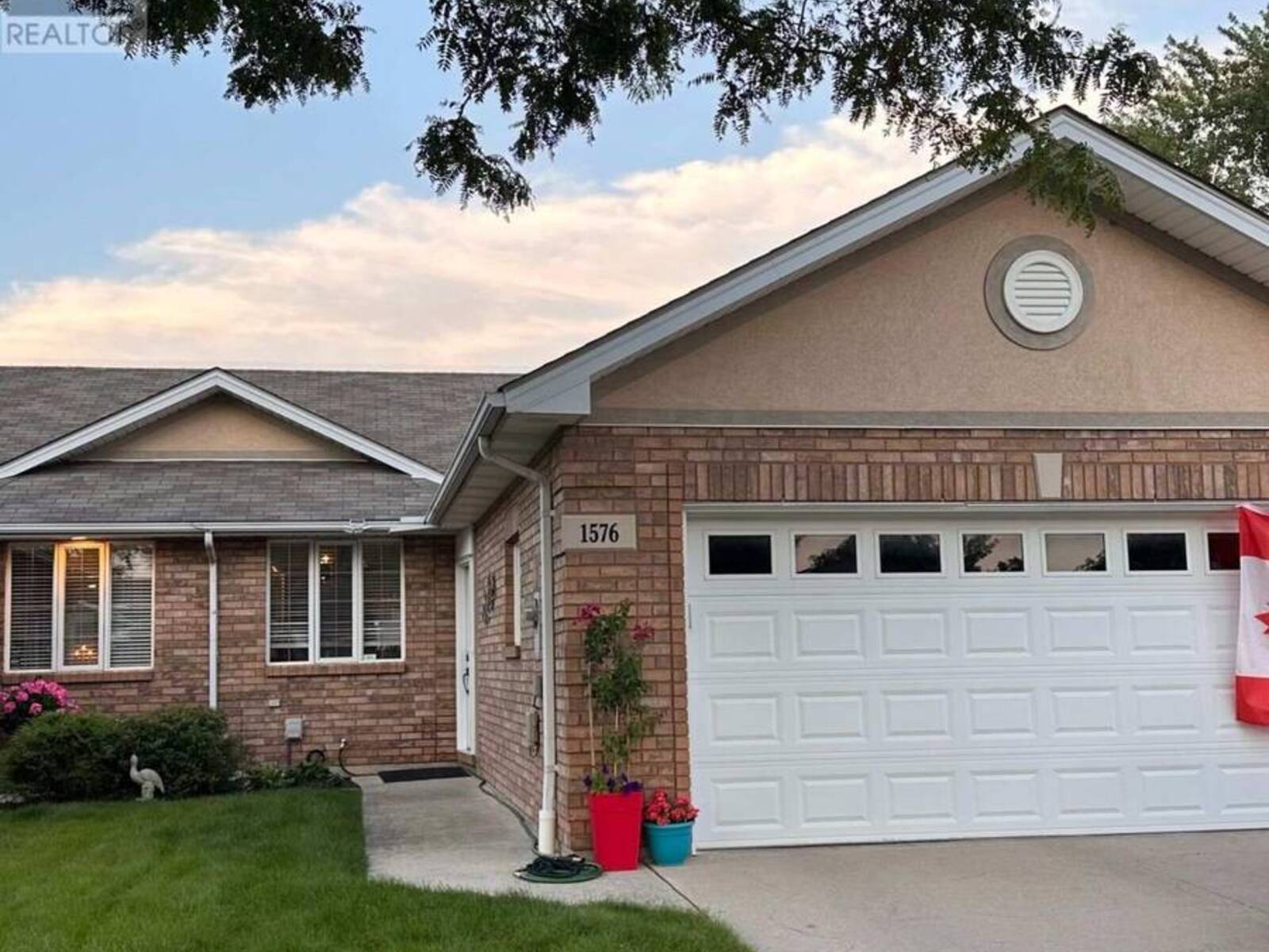 1576 BLUE HERON DRIVE, Windsor, Ontario N8P 1L6