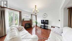 6 HOMERTON AVENUE | Richmond Hill Ontario | Slide Image Three