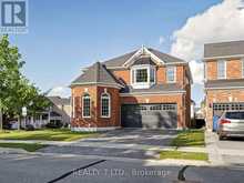 330 CHERYL MEWS BOULEVARD | Newmarket Ontario | Slide Image Three