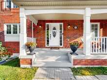 330 CHERYL MEWS BOULEVARD | Newmarket Ontario | Slide Image Four