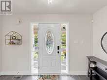 330 CHERYL MEWS BOULEVARD | Newmarket Ontario | Slide Image Six