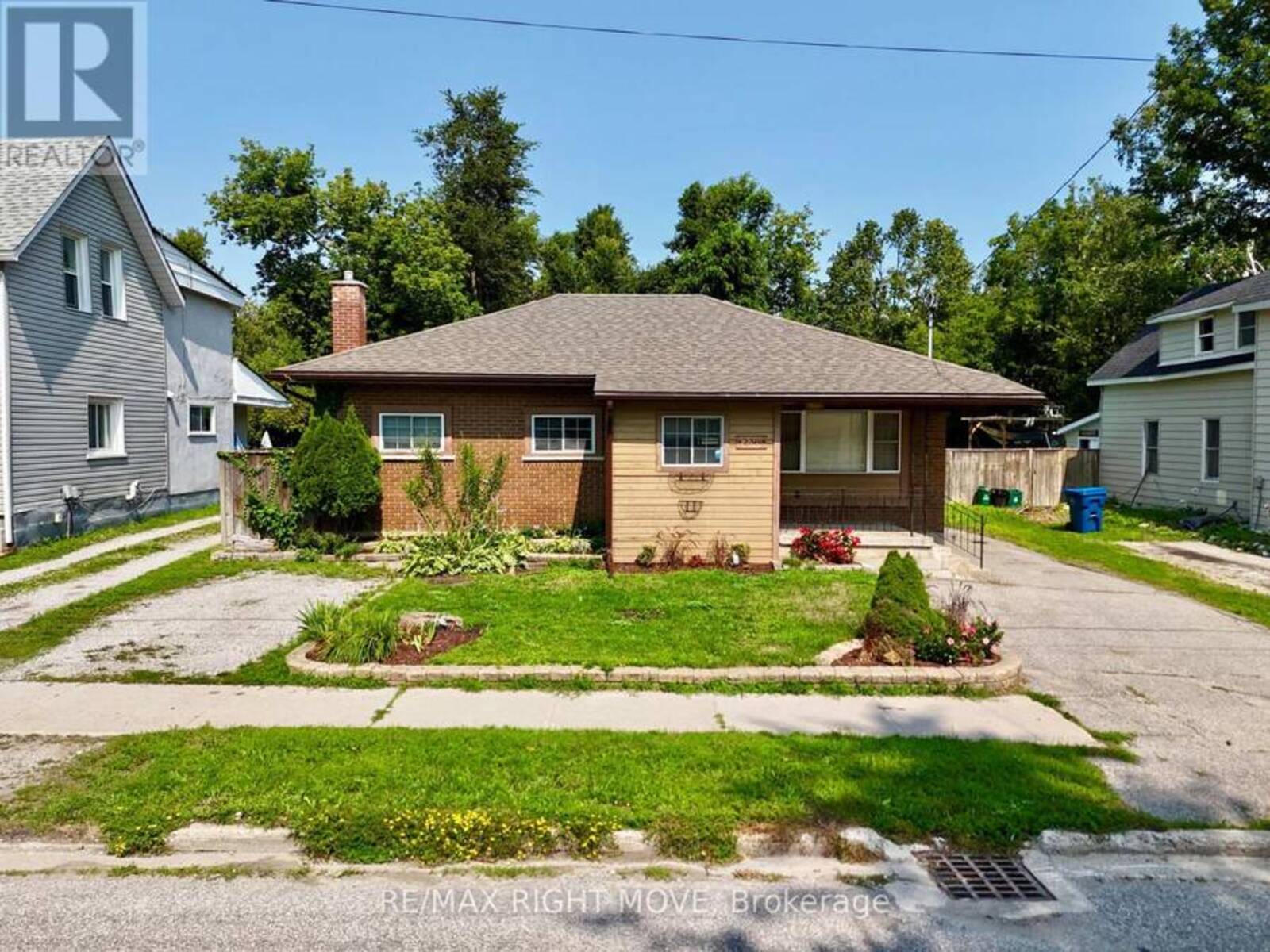 238 MARY STREET, Orillia, Ontario L3V 3E6