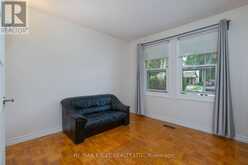 68 APPLEGATE CRESCENT | Toronto Ontario | Slide Image Six