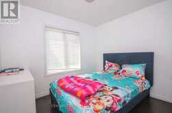 19 ENGLAND TERRACE | Hamilton Ontario | Slide Image Fifteen