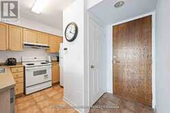 909 - 23 ONEIDA CRESCENT | Richmond Hill Ontario | Slide Image Five