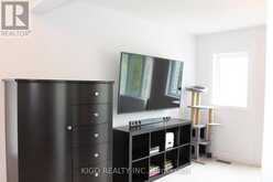 21 - 12 POPLAR DRIVE | Cambridge Ontario | Slide Image Twelve