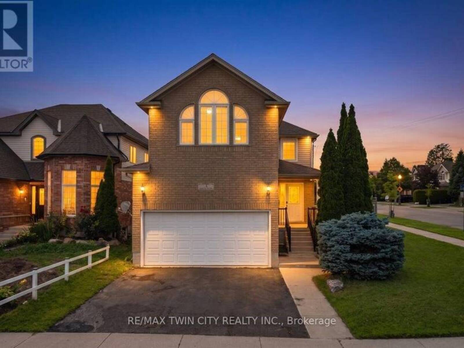 3 APPLE RIDGE DRIVE, Kitchener, Ontario N2P 2R8