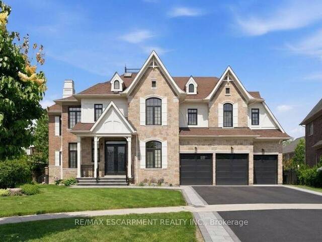 950 FREDONIA DRIVE Mississauga Ontario, L5C 2W4 - Property For Sale